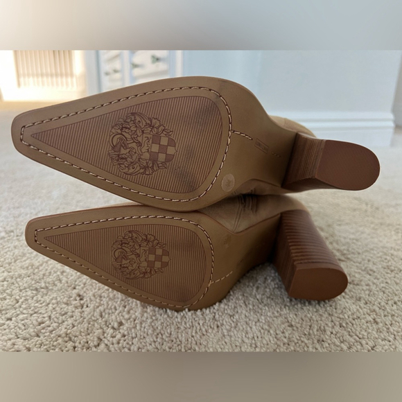 Vince Camuto Derika Leather
Boot. Size 5/35 - Picture 4 of 10